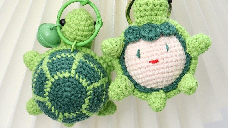 Colorful handmade crochet turtle keyrings, cute crochet ornaments for keys